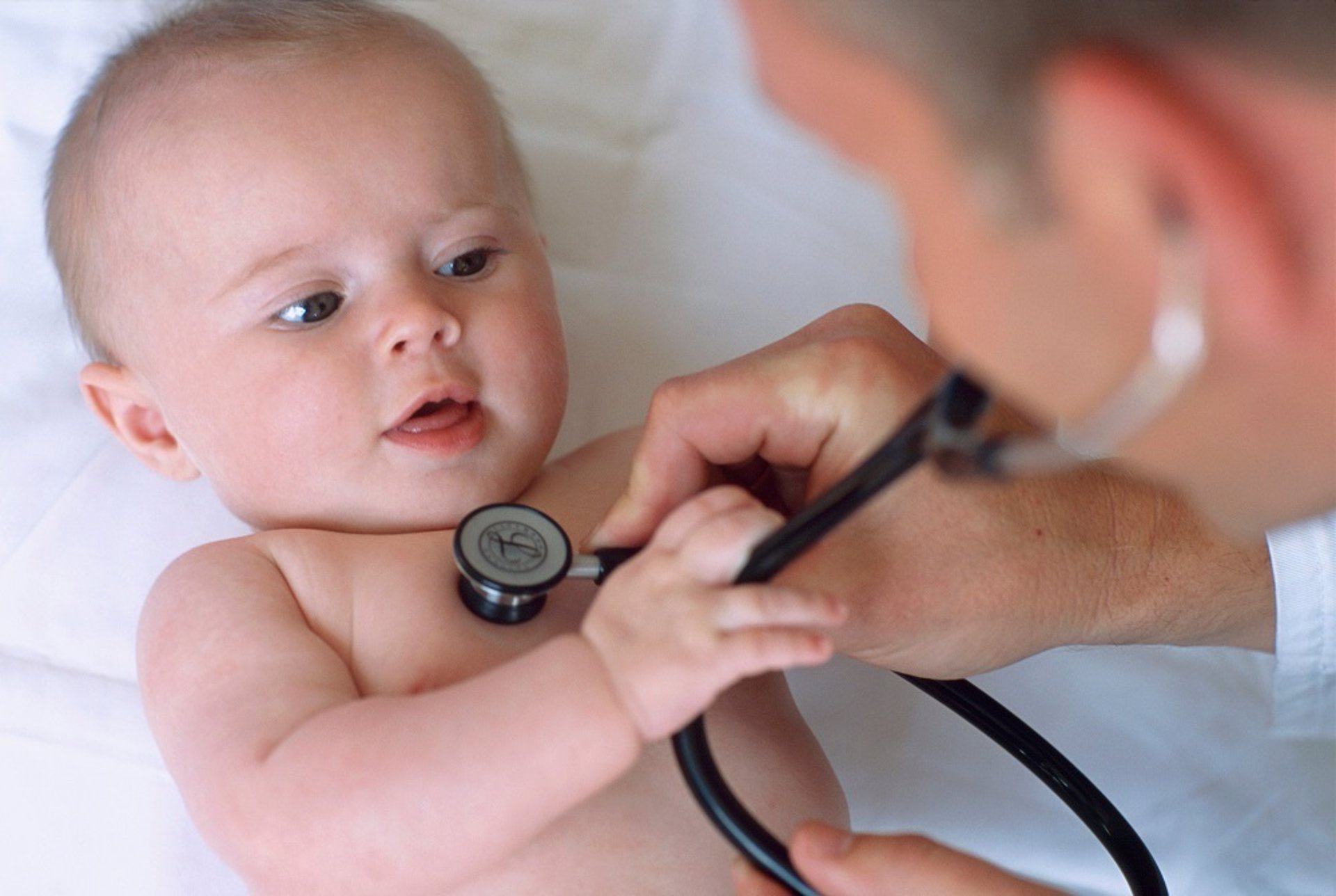Pediatra, consulta bebé