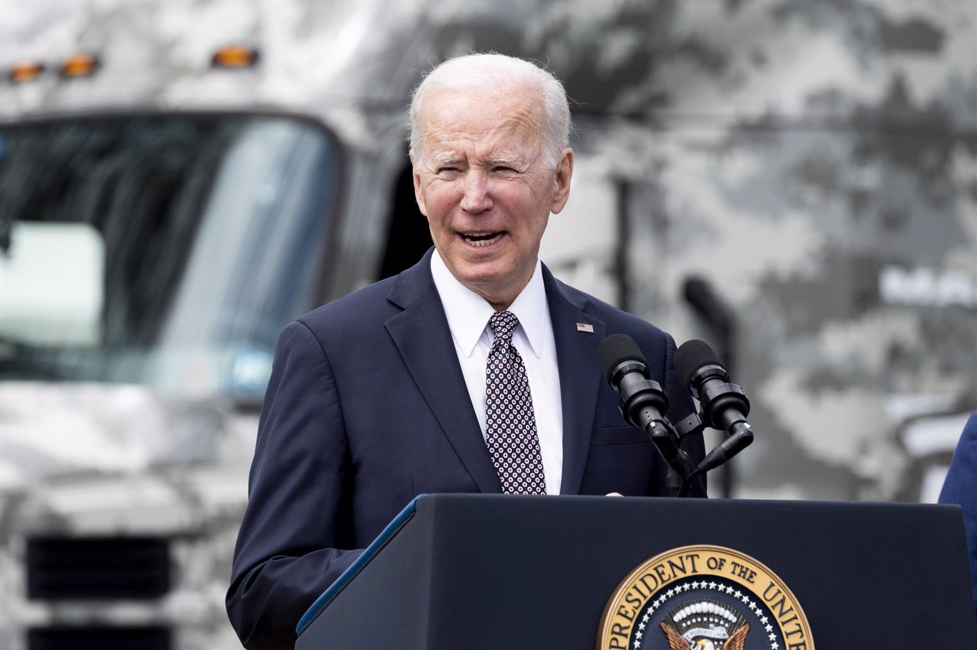 Biden advierte de que EEUU respondería militarmente si China intenta invadir Taiwán