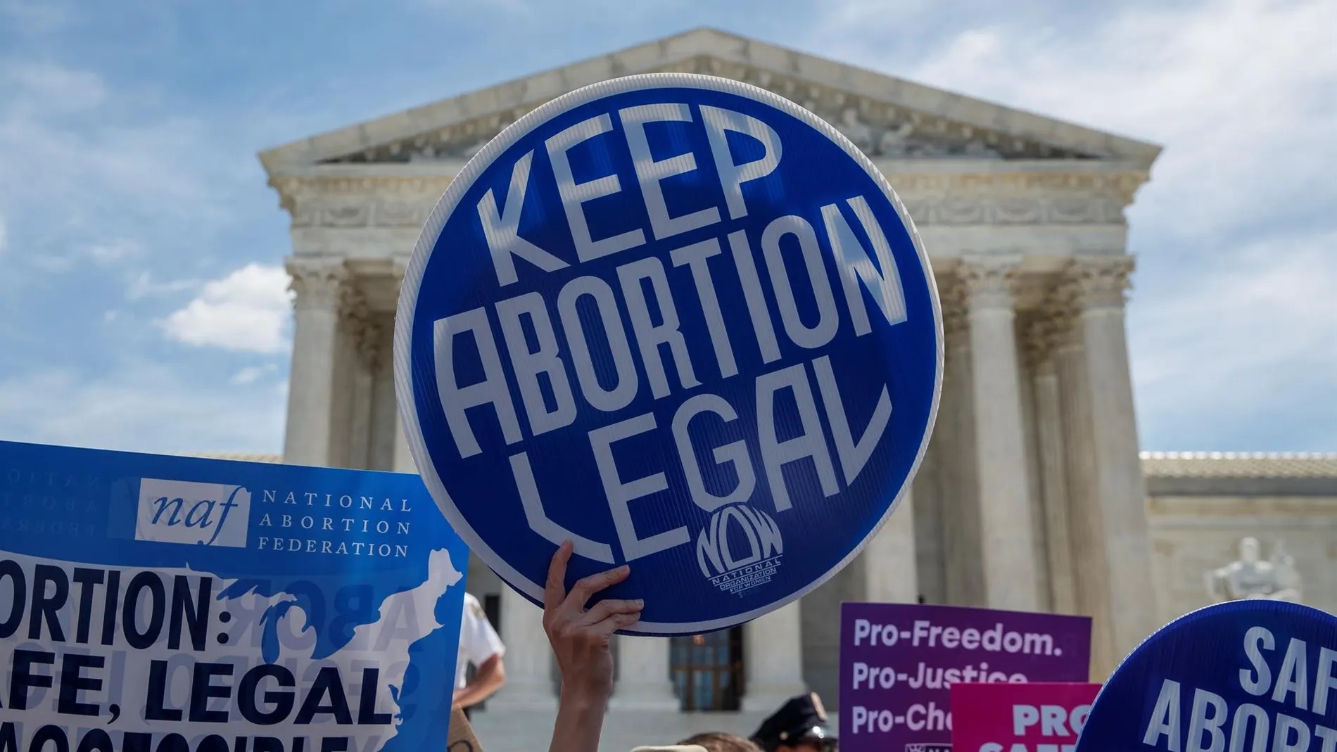 Biden advierte al Supremo de que responderá si ilegaliza el aborto: "El derecho a elegir de una mujer es fundamental"