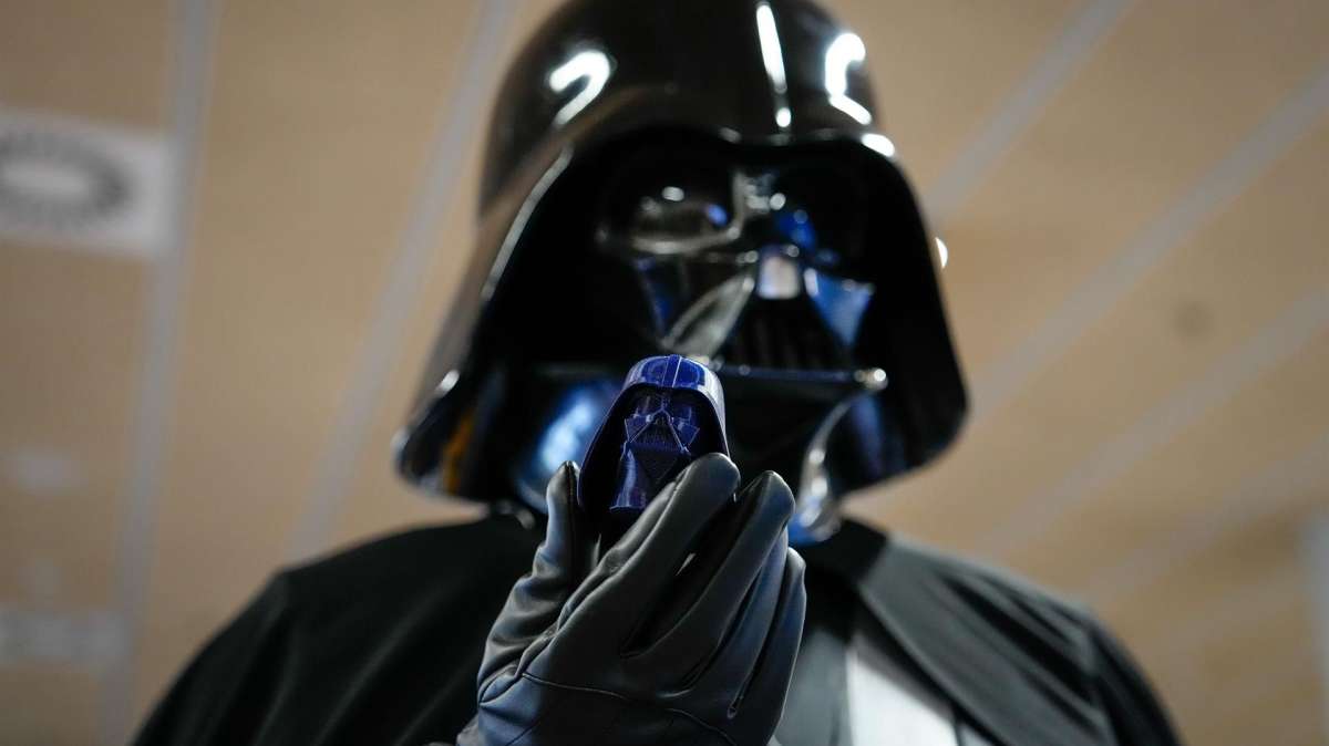 Dath Vader invade la UPC para separar la ciencia de la ficción en la saga de 'Star Wars'