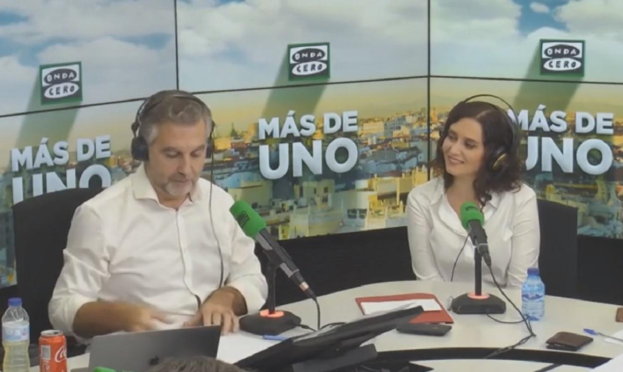 Carlos Alsina e Isabel Díaz Ayuso en una entrevista en Onda Cero