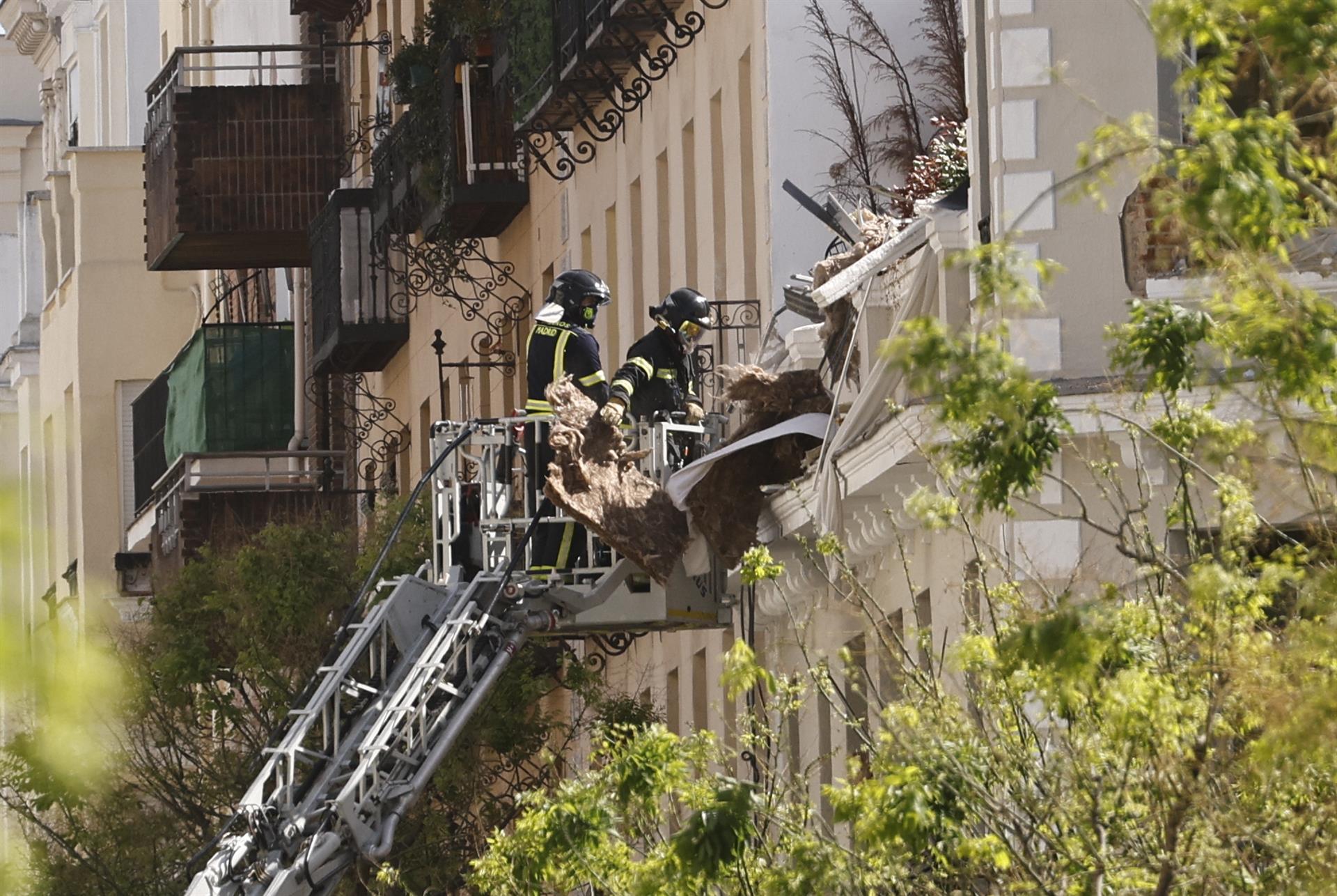 Los vecinos de los edificios no colindantes al de la explosión de Madrid podrán volver a sus casas