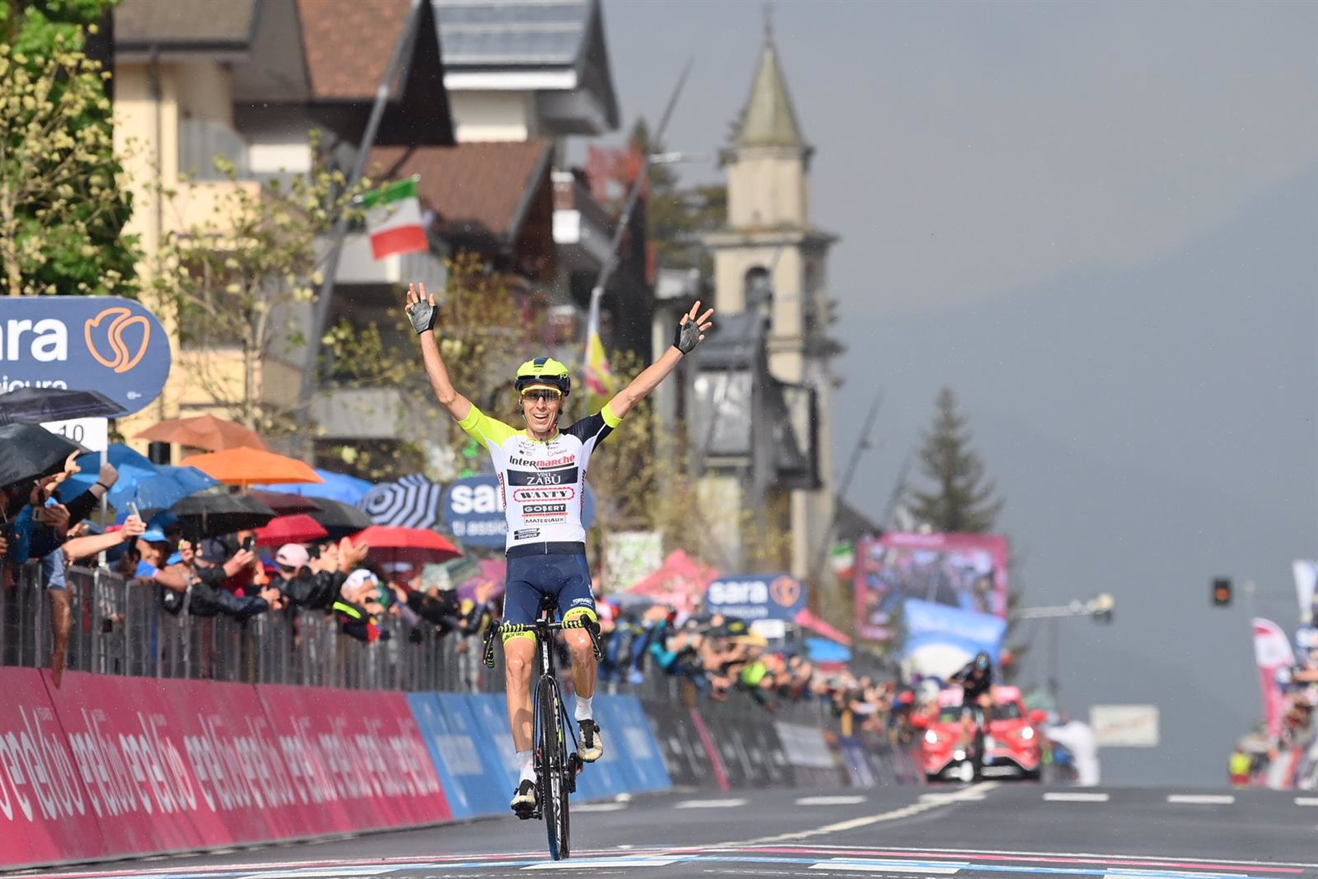 24/05/2022 El checo Jan Hirt (Intermarché) gana la etapa 16 del Giro de Italia 2022, disputada entre Salò y Aprica sobre 202 kilómetros
DEPORTES
@GIRODITALIA | Foto: Giro de Italia