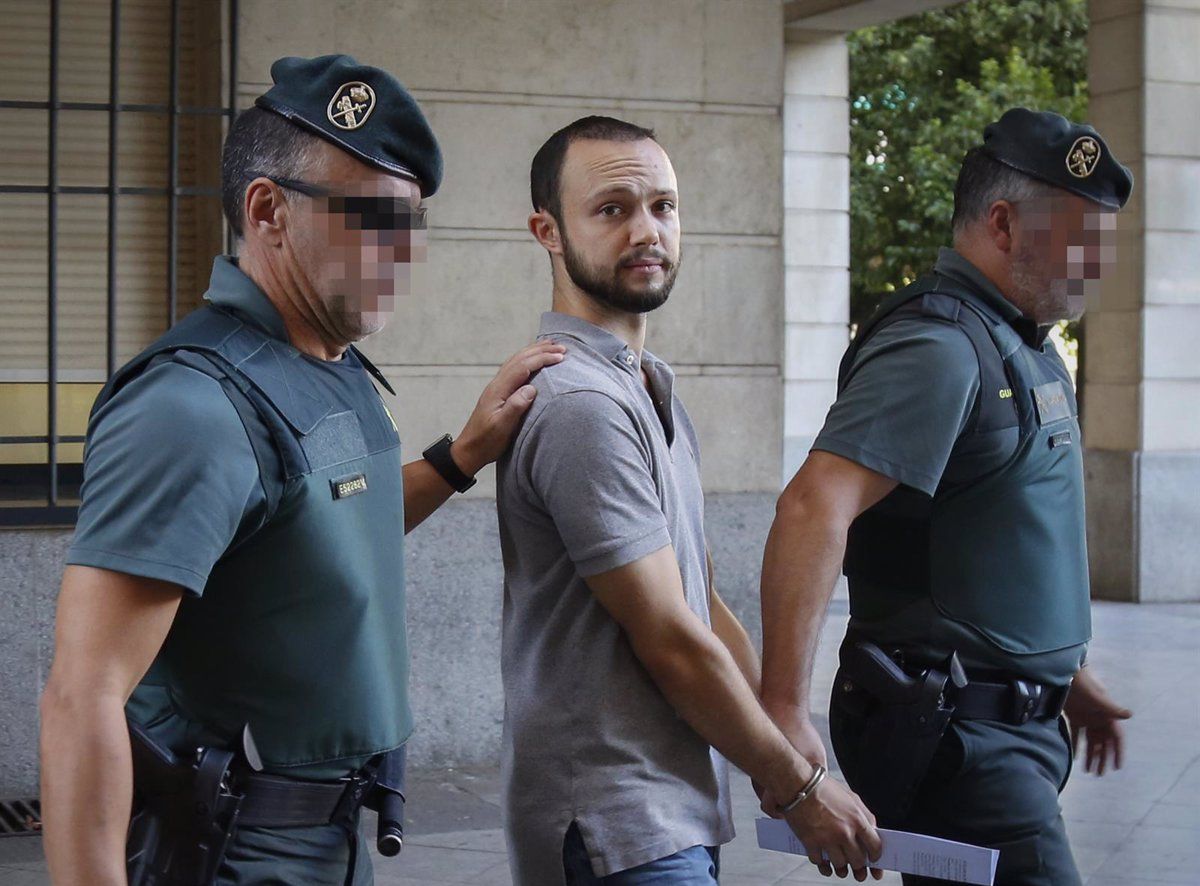 Sandro Marín, acusado junto a su padre de homicidio imprudente, delito contra la salud pública y de lesiones a feto