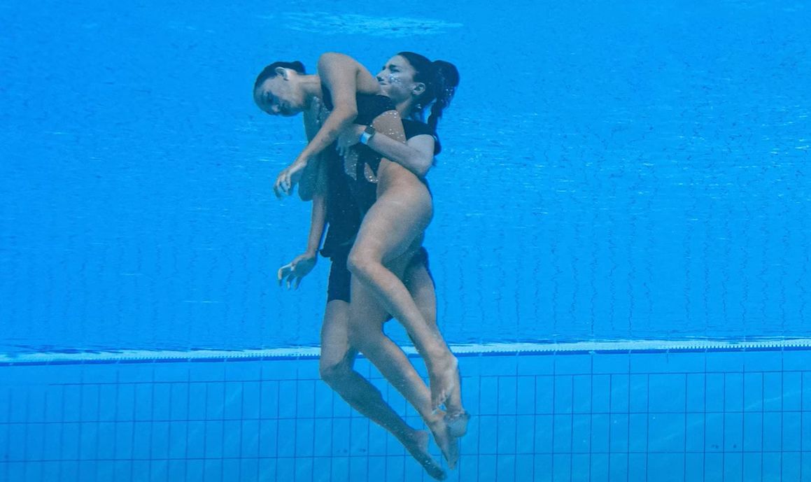Susto en el Mundial de natación: Anita Álvarez, rescatada por Andrea Fuentes tras desvanecerse en la piscina