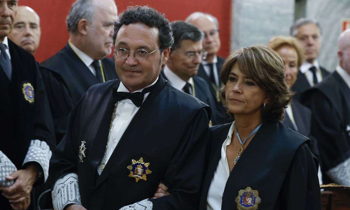 El Fiscal General del Estado, Álvaro García Ortiz, junto a Dolores Delgado.