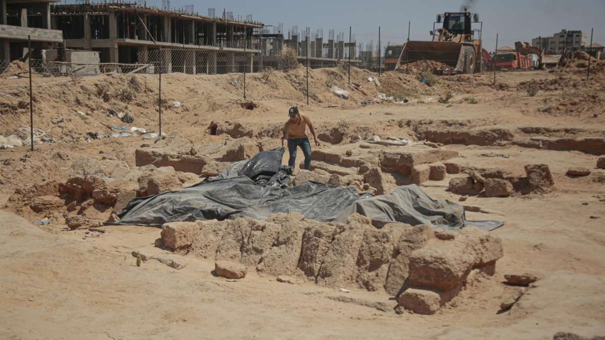 Trabajos en el sitio arqueológico de Yabalia, Gaza