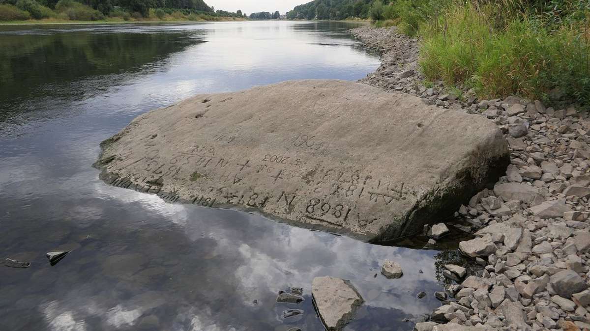"Si me ves, llora": la sequía en Alemania deja al descubierto las ancestrales 'Piedras del Hambre'