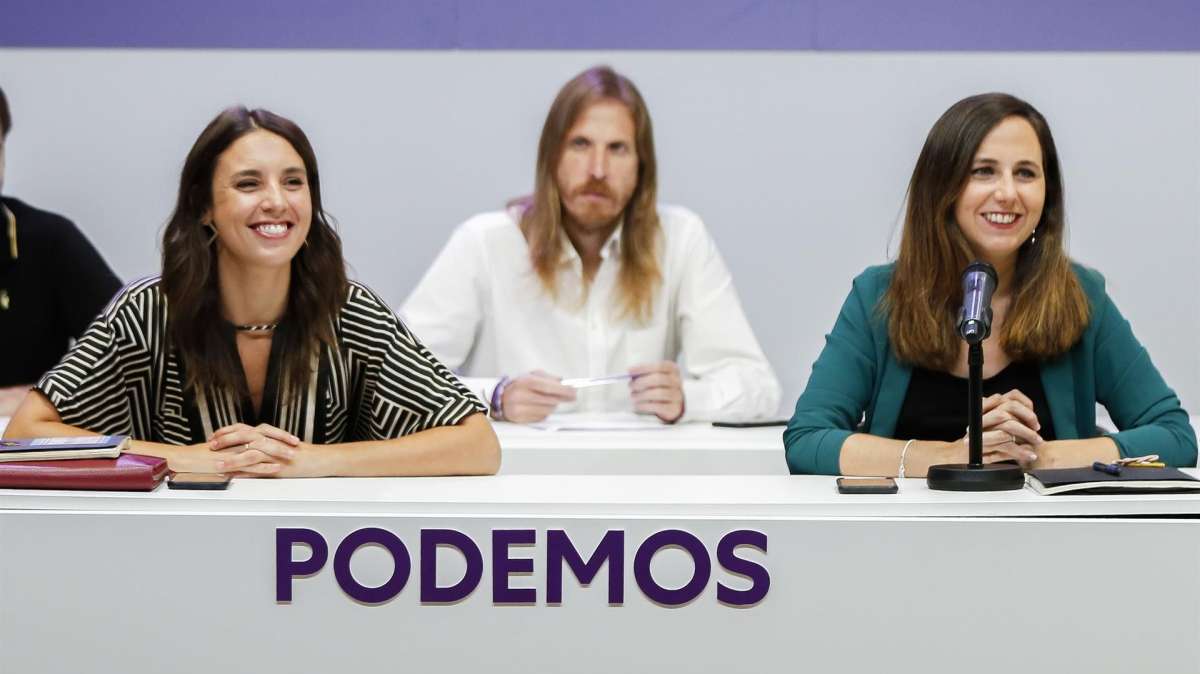 Las ministras Irene Montero e Ione Belarra durante la reunión del Consejo de Coordinación de Podemos