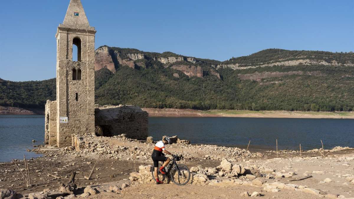 'Turismo de sequía': cuando descienden los embalses y resurgen las ruinas