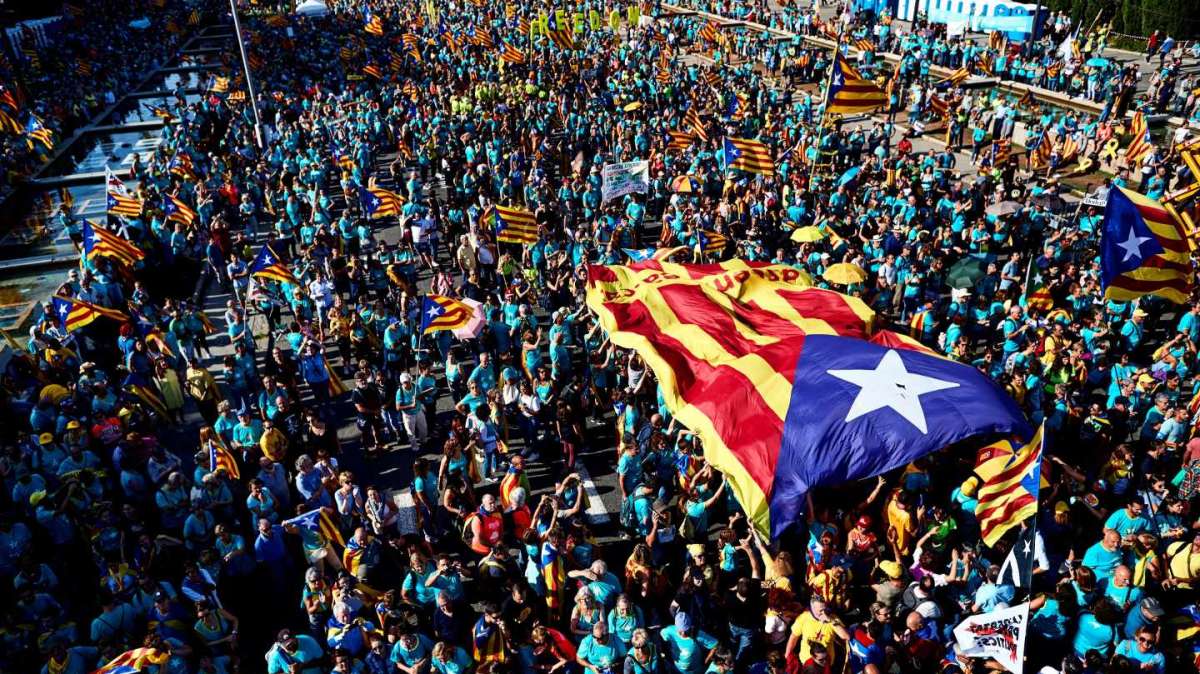 Diada ‘triunfal’ en Cataluña bajo el síndrome de la ‘batalla’ entre Junqueras y Puigdemont