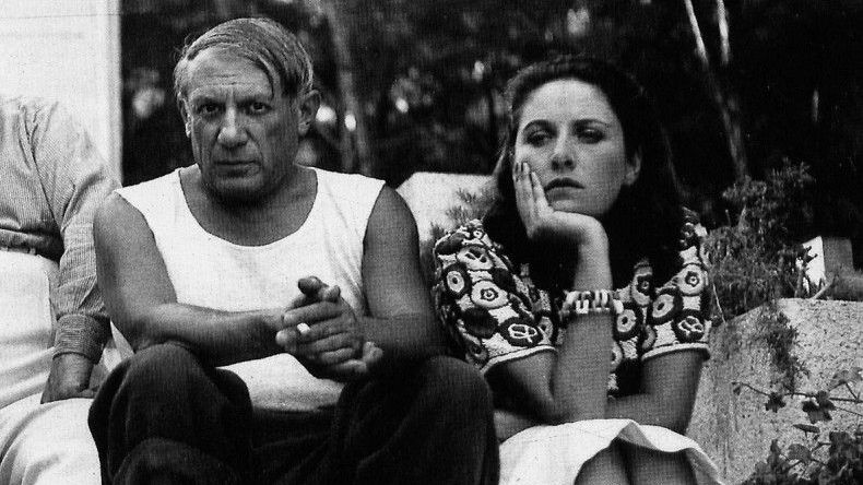 Dora Maar, junto a Picasso, en Antibes retratados por Man Ray.
