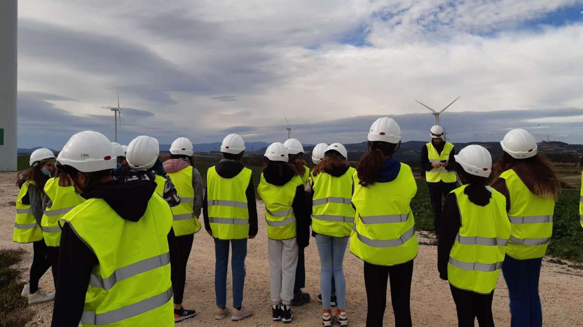 La Fundación Endesa pone a disposición de los centros escolares 111 centrales renovables para fomentar el conocimiento del mundo de la energía entre los jóvenes