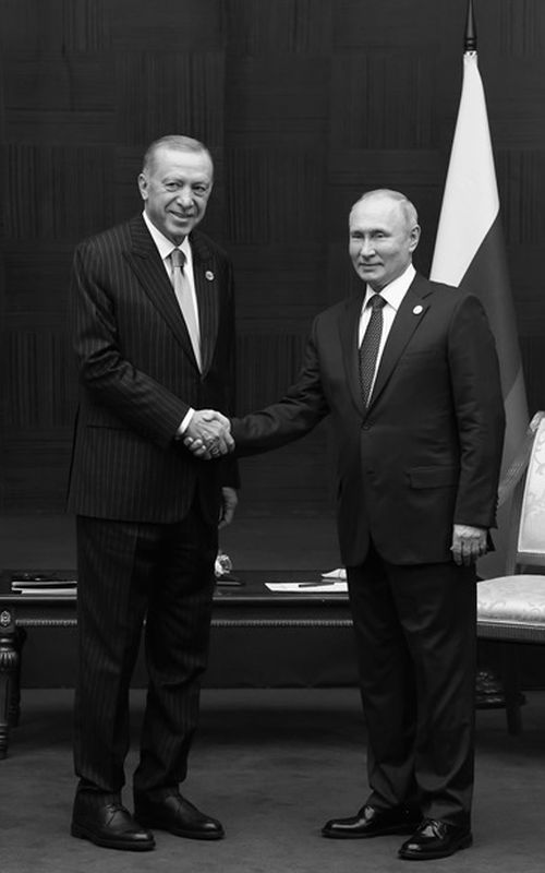 El presidente de Turquía, Recep Tayyip Erdogan, junto a su homólogo ruso, Vladimir Putin, en 2022