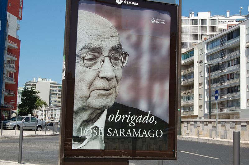 Cartel en Lisboa en 2010 donde puede leerse "Gracias Saramago"