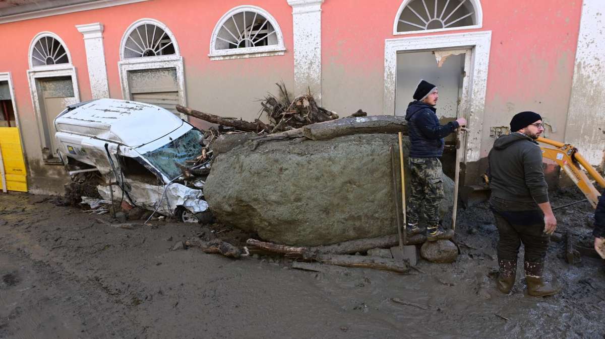 Suben a cinco los muertos por el deslizamiento de tierra en la isla italiana de Ischia