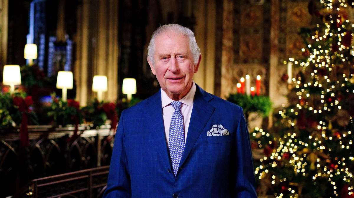 Carlos III rinde tributo a Isabel II en su primer discurso de Navidad como Rey de Inglaterra