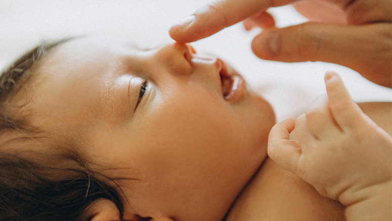 Consejos para limpiar bien la nariz del bebé