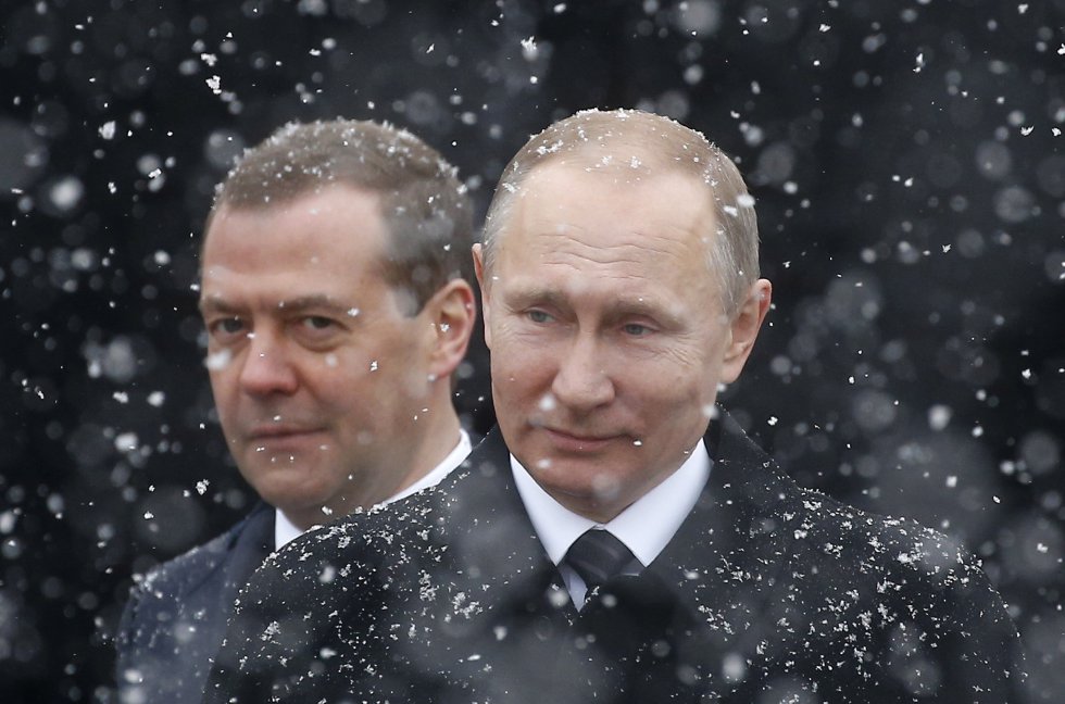 El presidente de Rusia, Vladimir Putin, junto a Dmitri Medvédev en una imagen de archivo