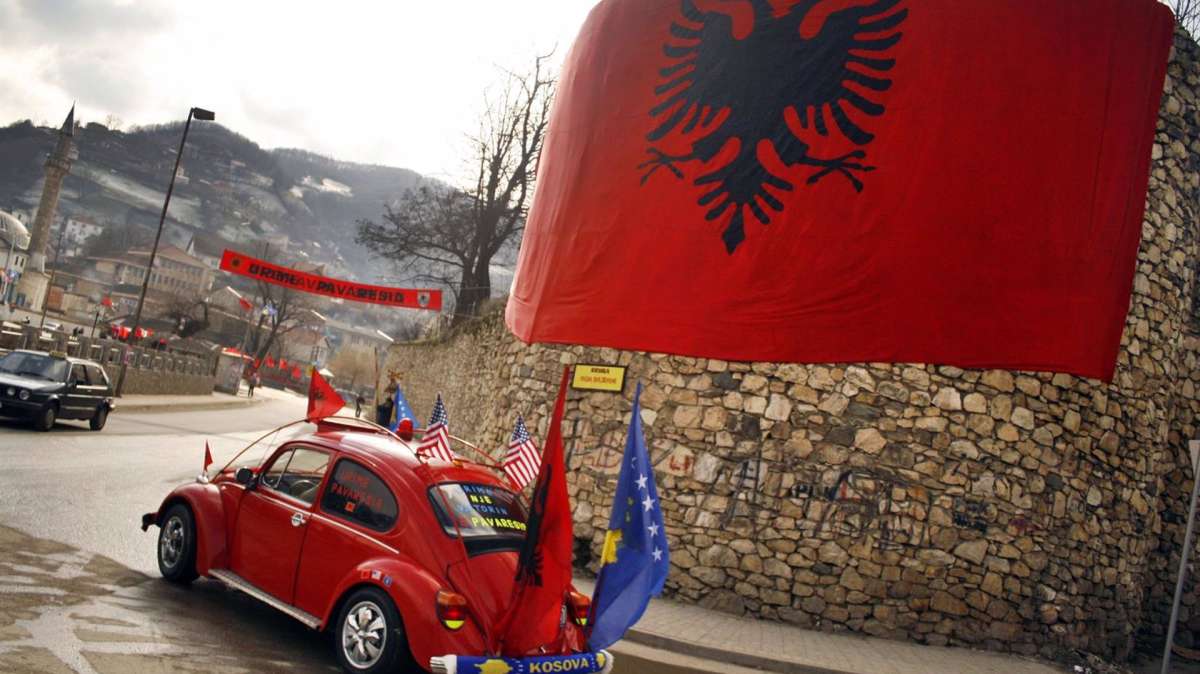 Nuevas tensiones en Kosovo tras el ataque con una granada de estruendo a una patrulla de la UE