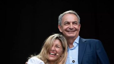 La vicepresidenta y ministra de Trabajo y Economía Social, Yolanda Díaz, y el expresidente del Gobierno José Luis Rodríguez Zapatero