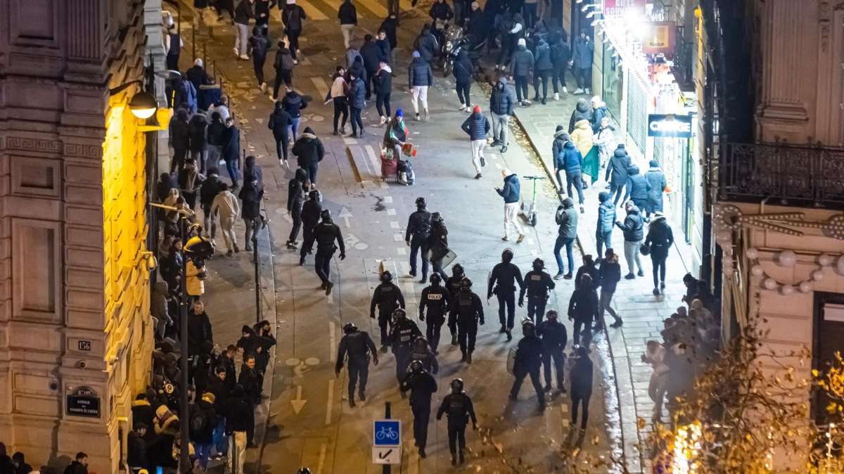 Disturbios en Francia: un menor muerto y más de 100 detenidos tras la victoria ante Marruecos