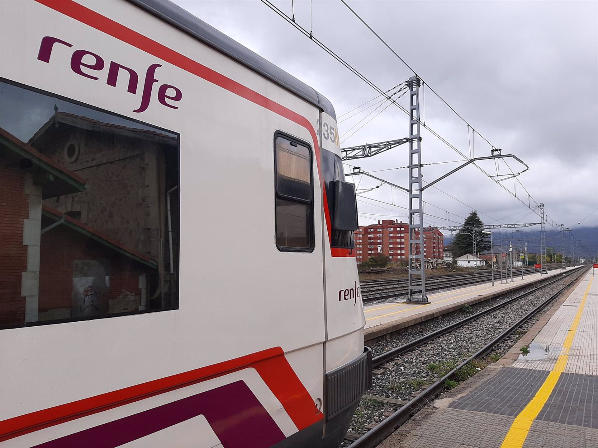 Trenes de Renfe en la estación de Reinosa (Navarra)