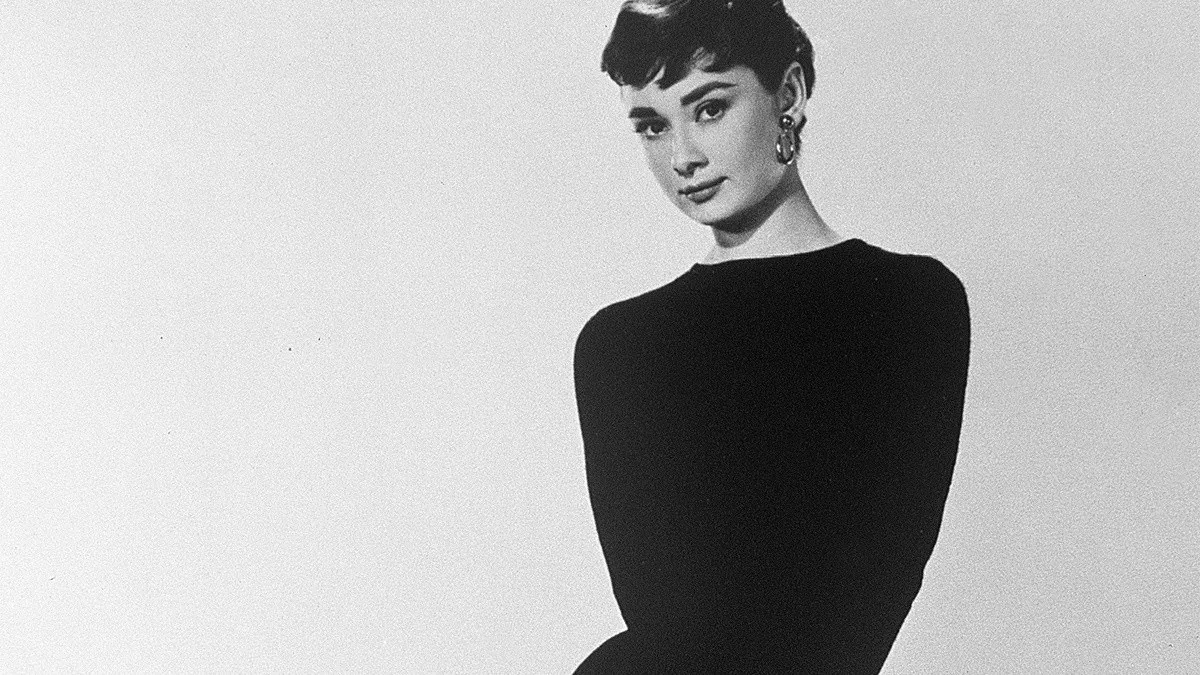 Audrey Hepburn cautivó al mundo de la moda con su estilo elegante y sofisticado.