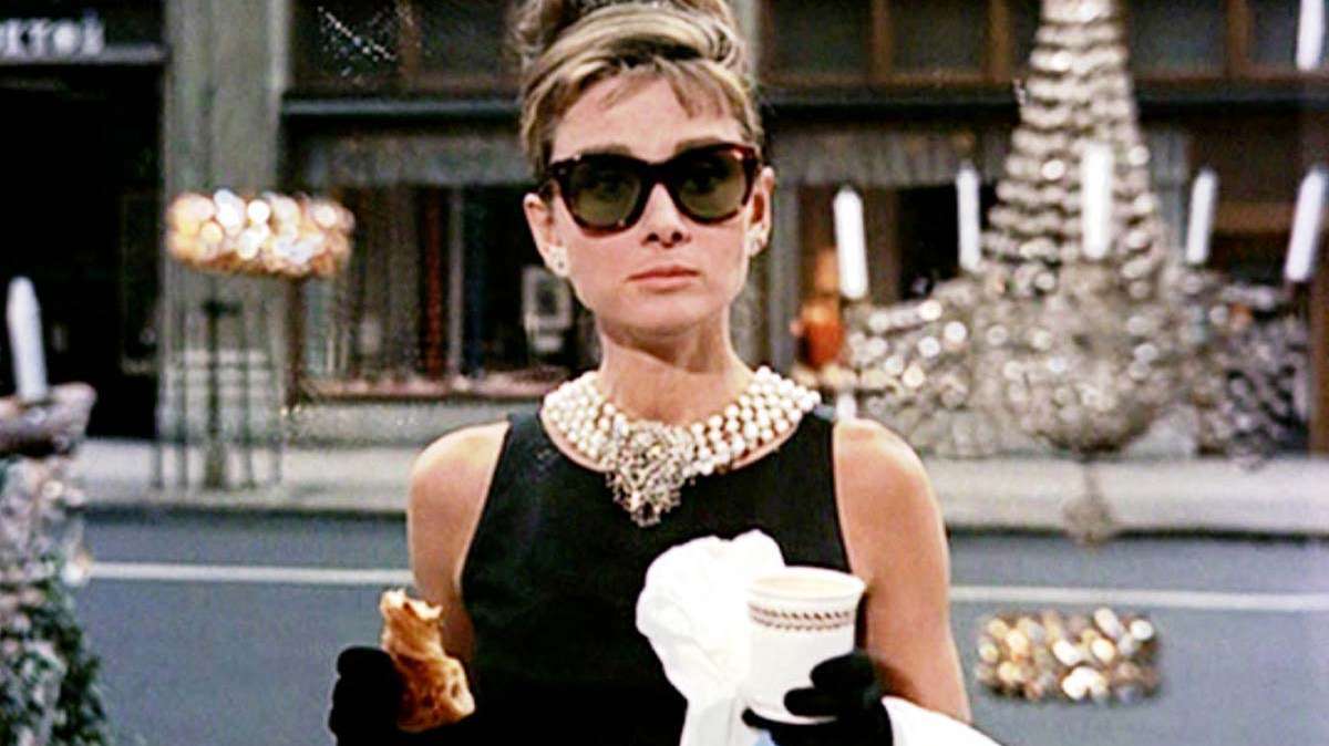Audrey Hepburn en una escena de Desayuno con Diamantes.