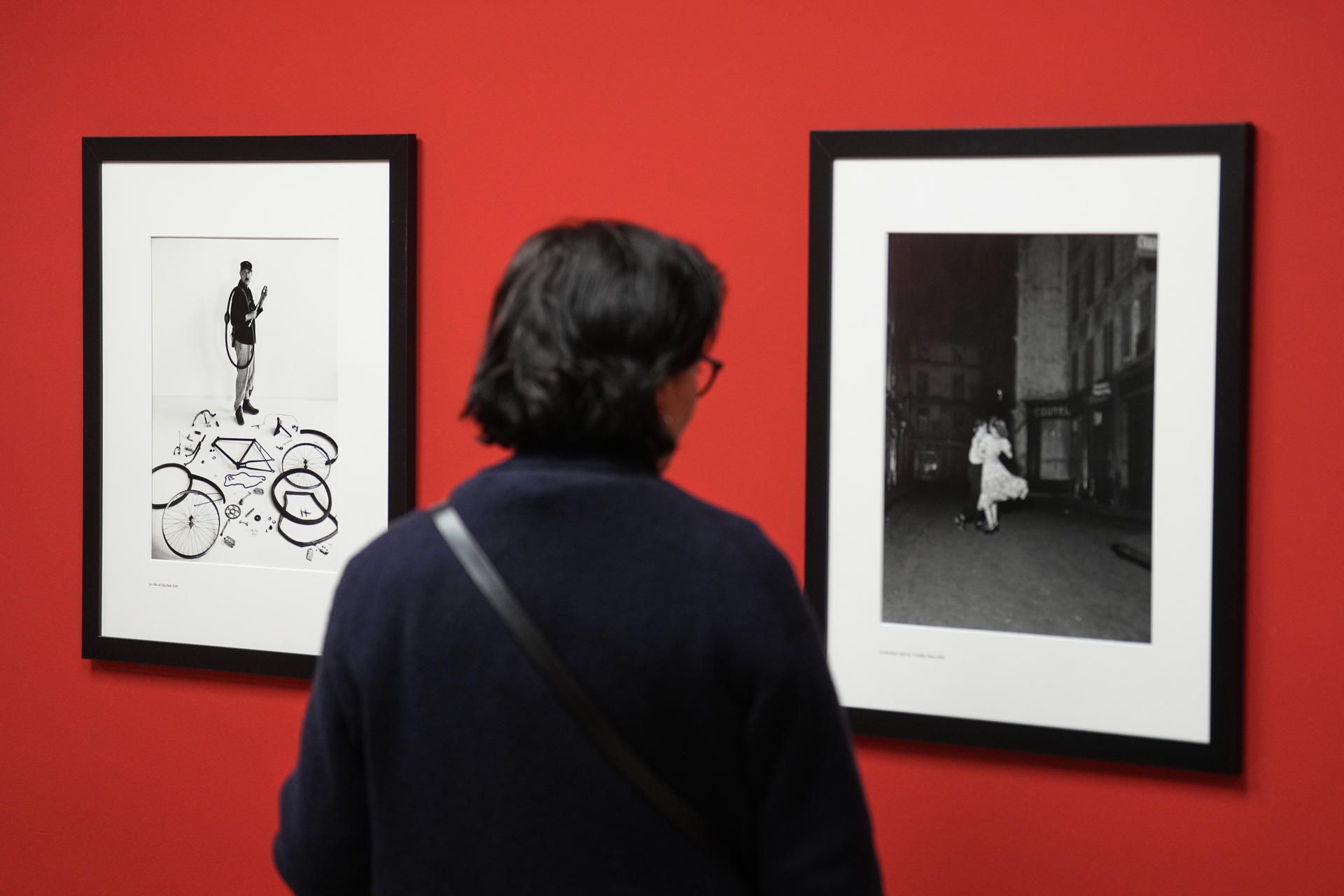 El espacio Foto Nostrum de Barcelona reúne medio centenar de las fotografías más icónicas de Robert Doisneau.