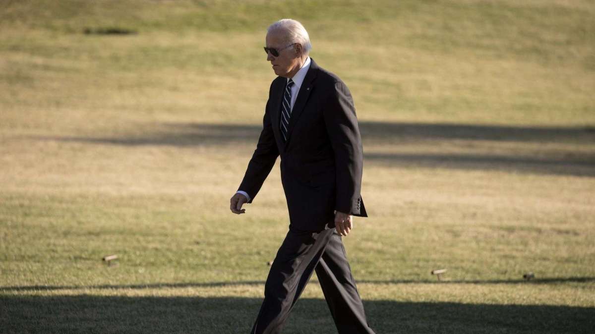 Biden llega a la Casa Blanca tras una visita a Baltimore.