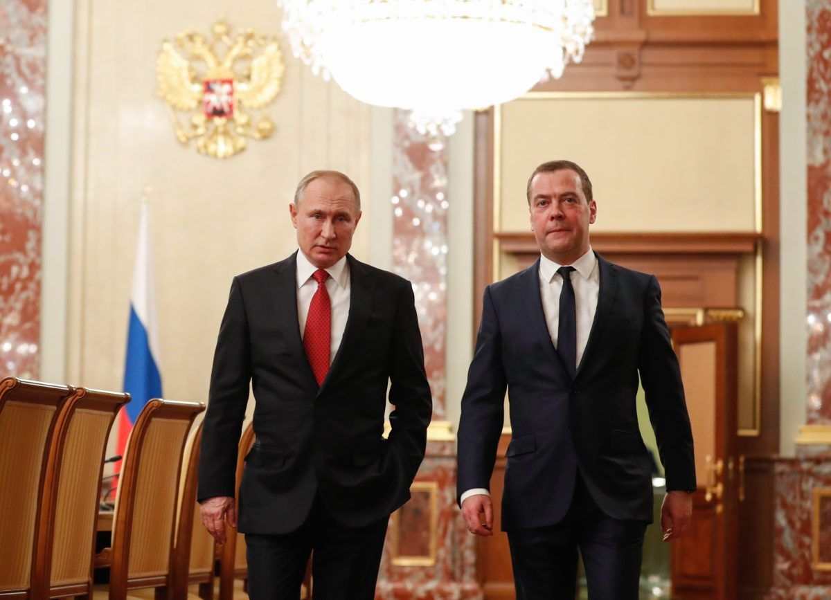 El presidente ruso, Vladimir Putin, junto al expresidente Dmitri Medvédev.
