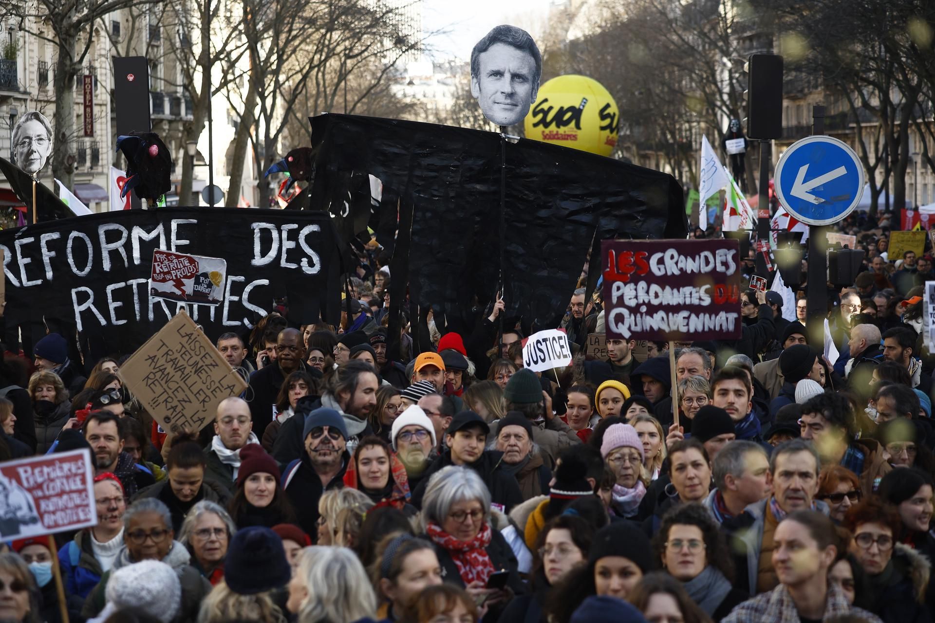 Más de 500.000 franceses se concentran en París en protesta por la reforma de las pensiones.
