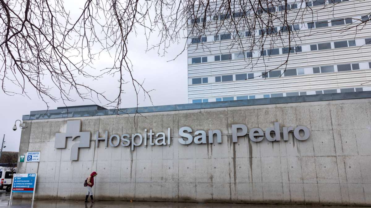 Fachada del Hospital San Pedro de Logroño, La Rioja, donde la sanidad pública garantizará el derecho al aborto dentro de la comunidad.