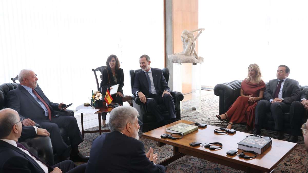 Lula recibe a Felipe VI en su primera reunión tras jurar como presidente