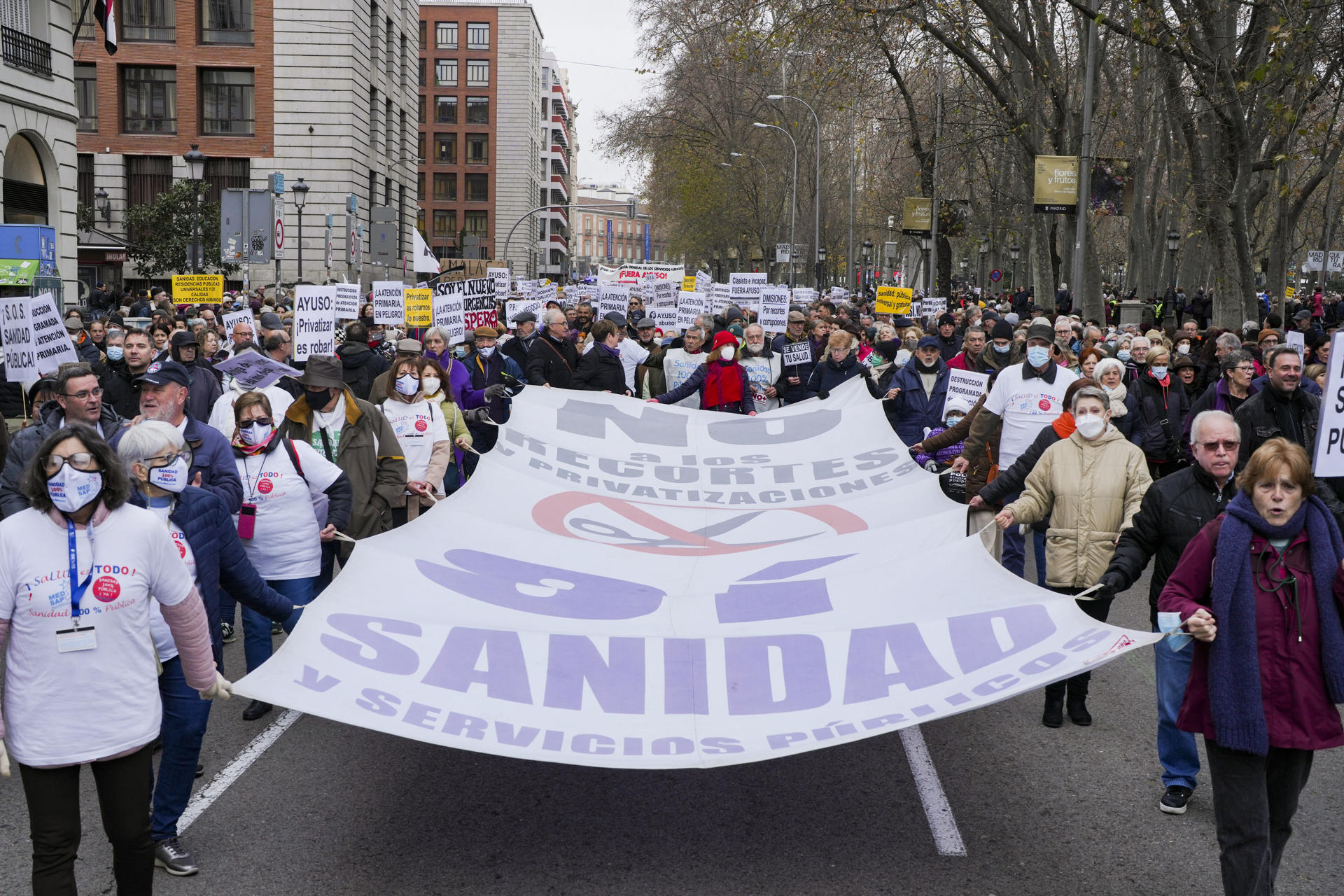 La Marea Blanca vuelve a la calle contra el "deterioro" de sanidad en Madrid