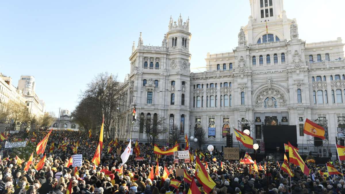 Masiva manifestación por España y la Constitución