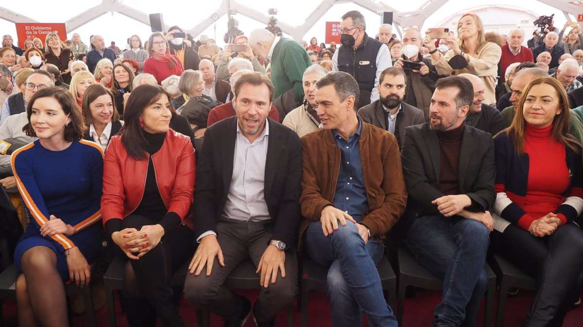Sánchez 'responde' a la manifestación: "PP y Vox harían en España lo que hacen en Castilla y León"