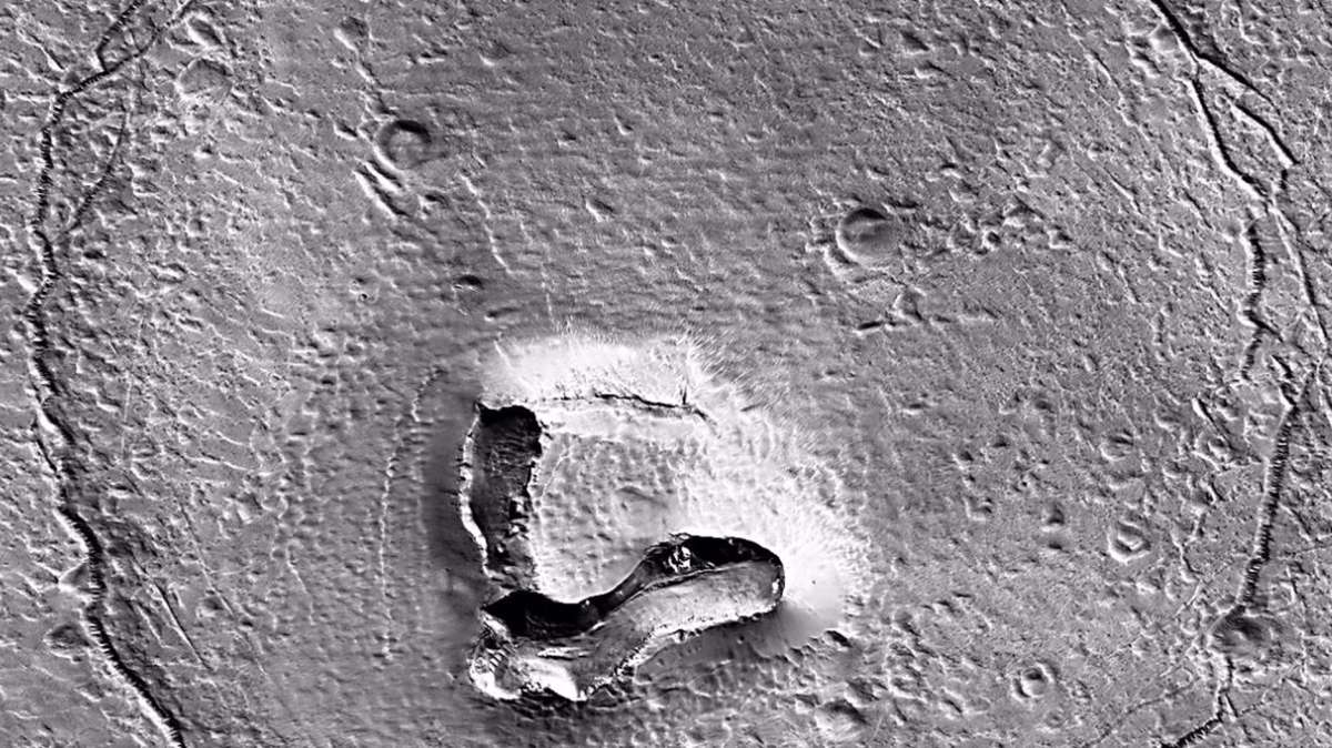 La cara de un oso en la superficie de Marte.