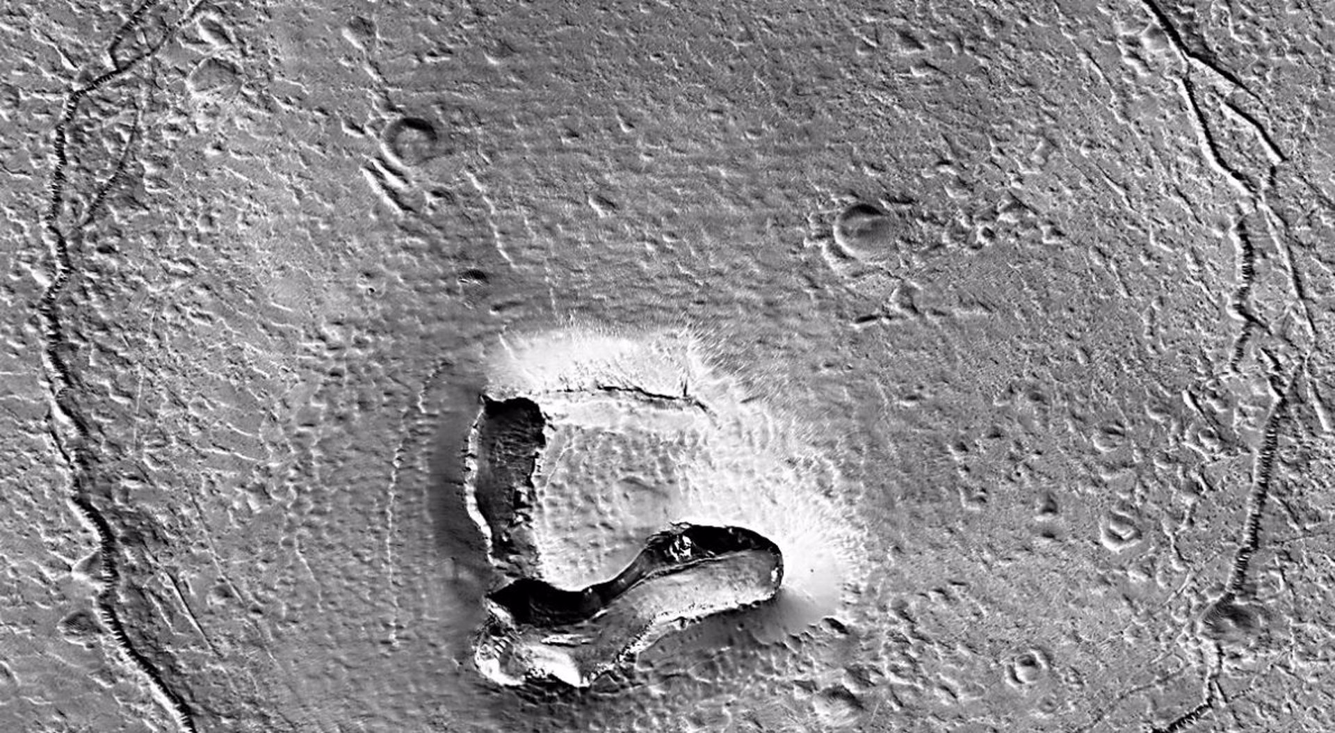 La cara de un oso en la superficie de Marte.