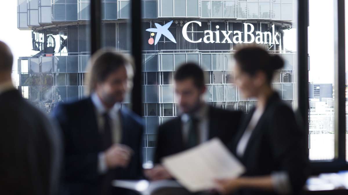 CaixaBank gana 3.145 millones en 2022, un 39,8 % menos, por los efectos de la fusión