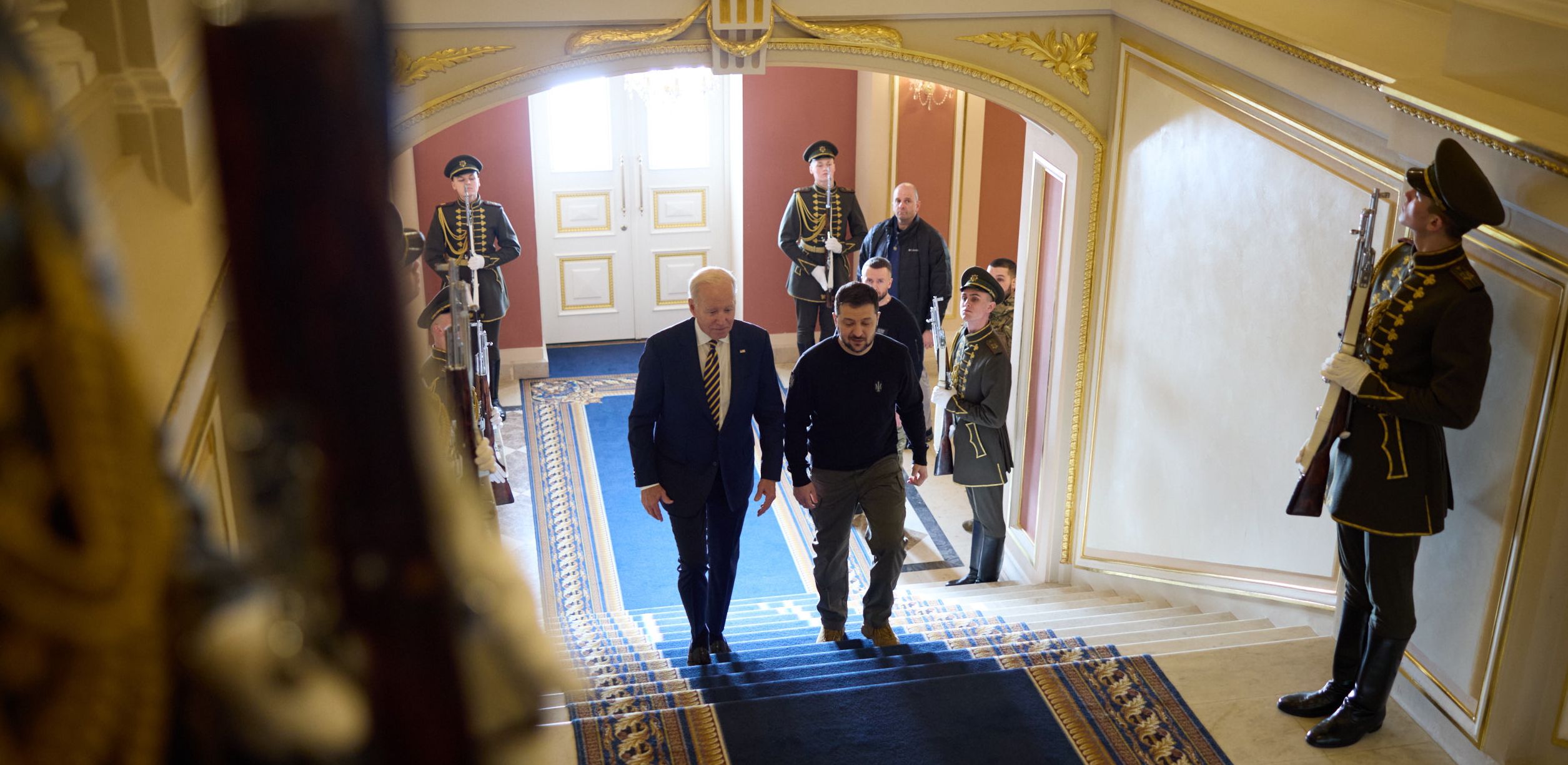 Biden junto a Zelenski en Kiev.