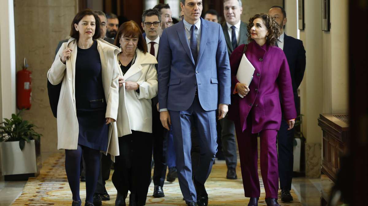 La coalición resiste (dice El País)