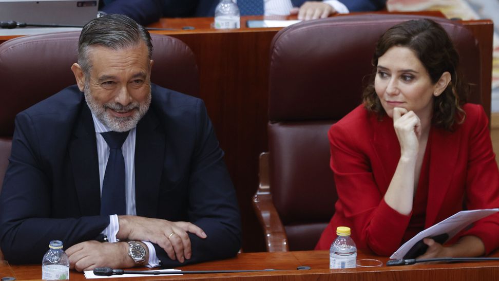 Enrique López se da de baja en el PP aunque seguirá como consejero de Ayuso