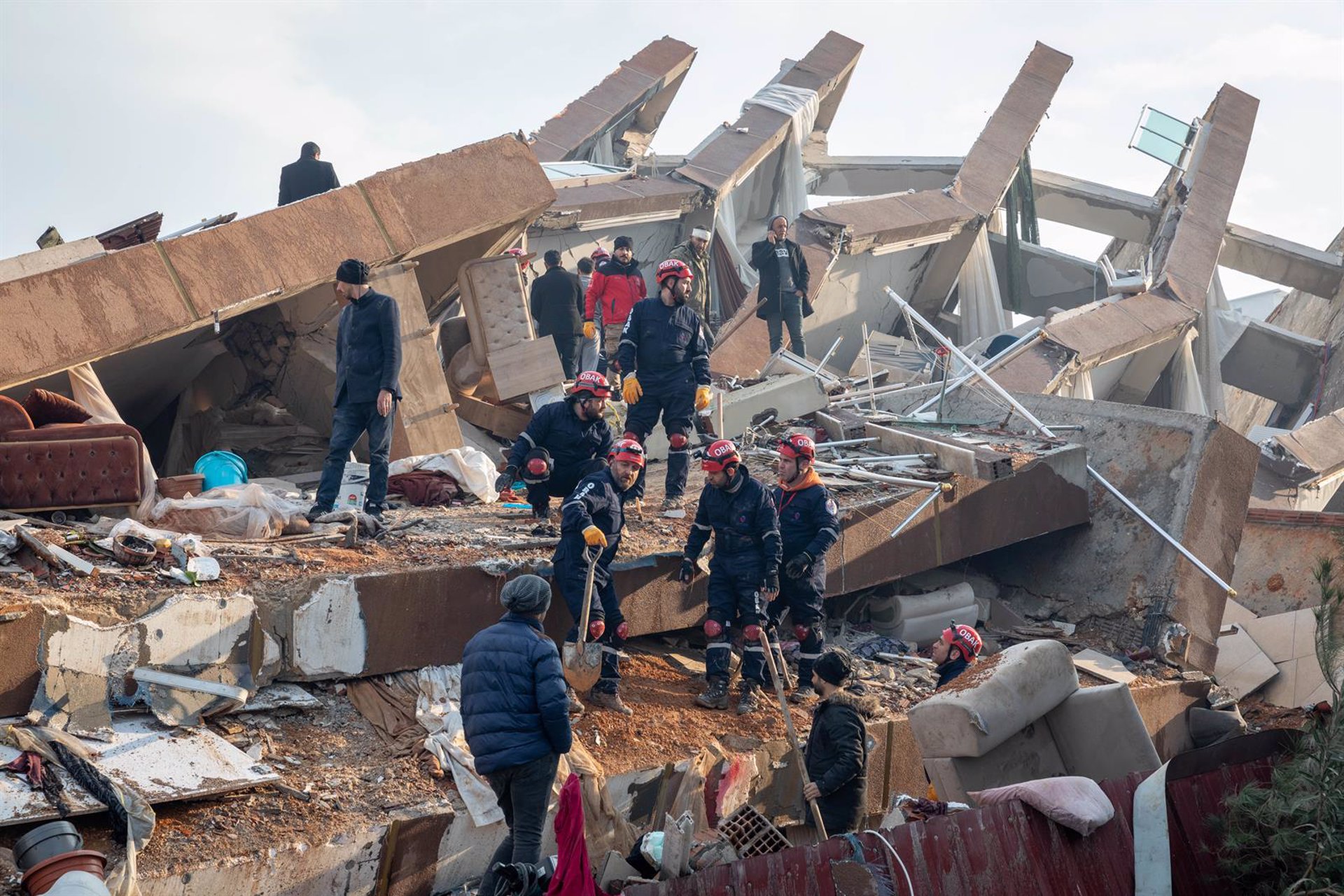 Uno de los edificios derrumbados en Turquía tras el terremoto.