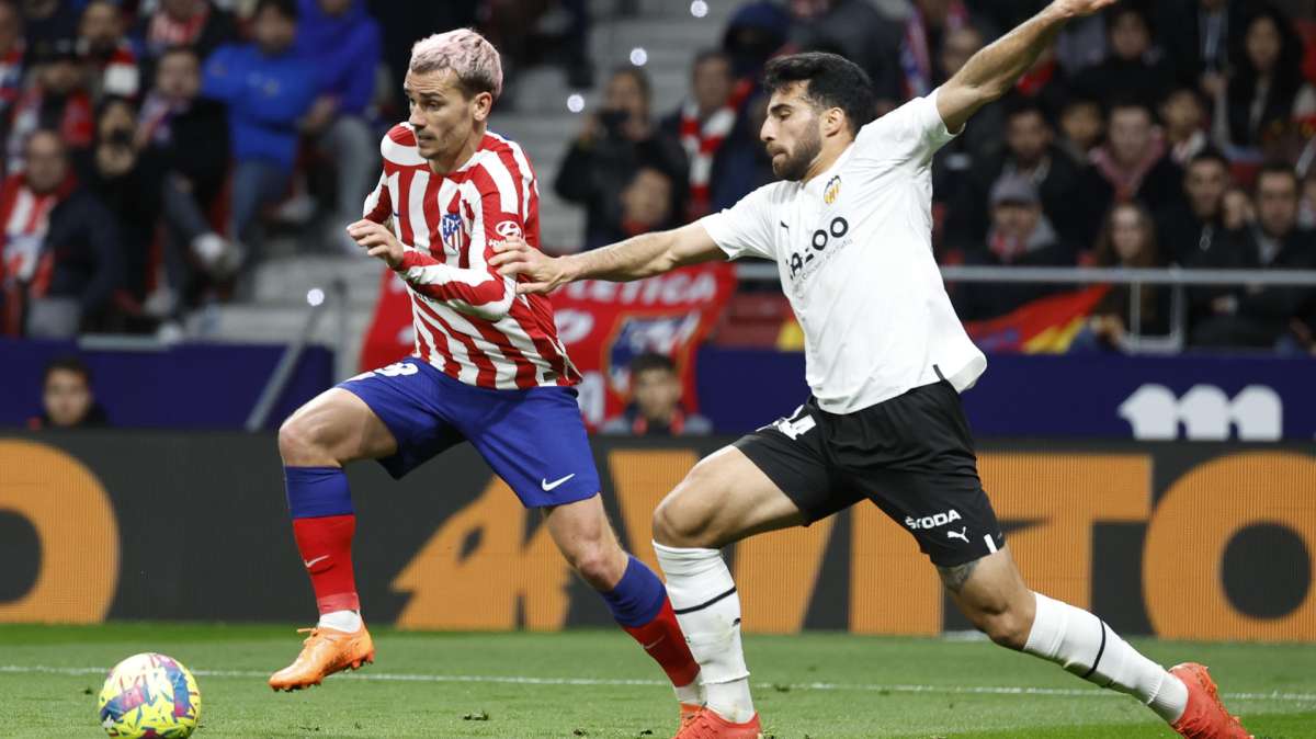 Griezmann guía al Atleti y hunde al Valencia (3-0)