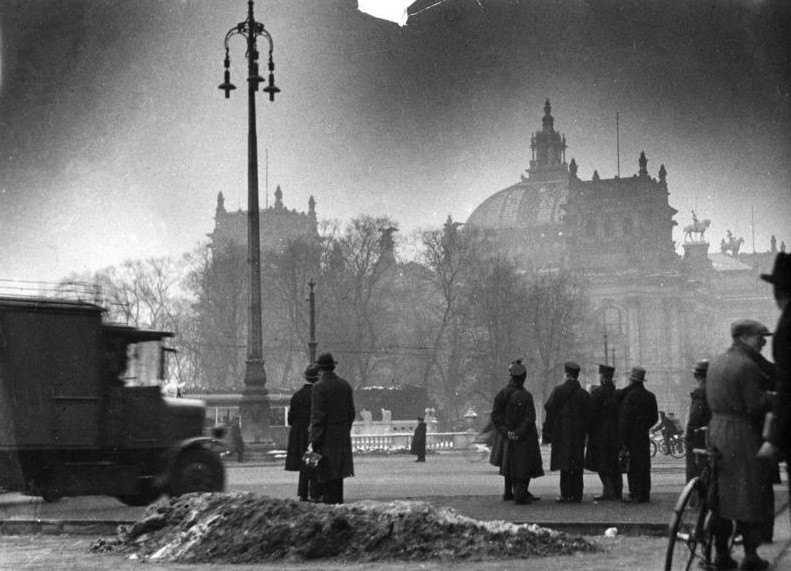 ¿Quién incendió el Reichstag hace 90 años? Un exbombero se propone descifrar el enigma