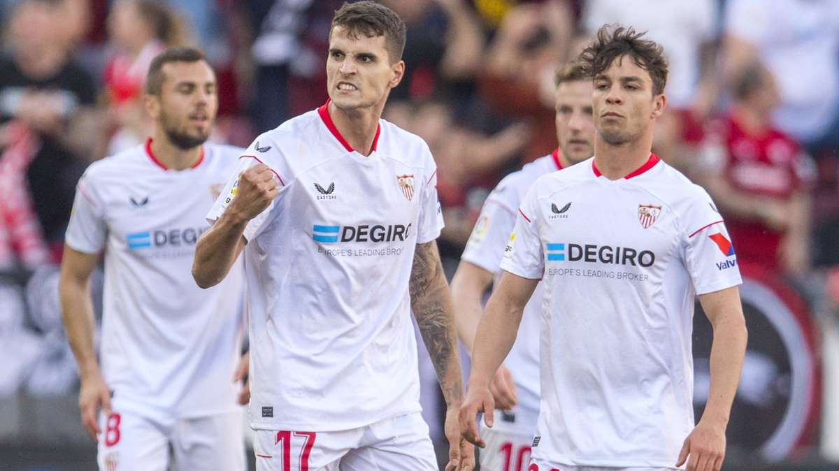 El centrocampista Erik Lamela celebra un gol con el Sevilla.