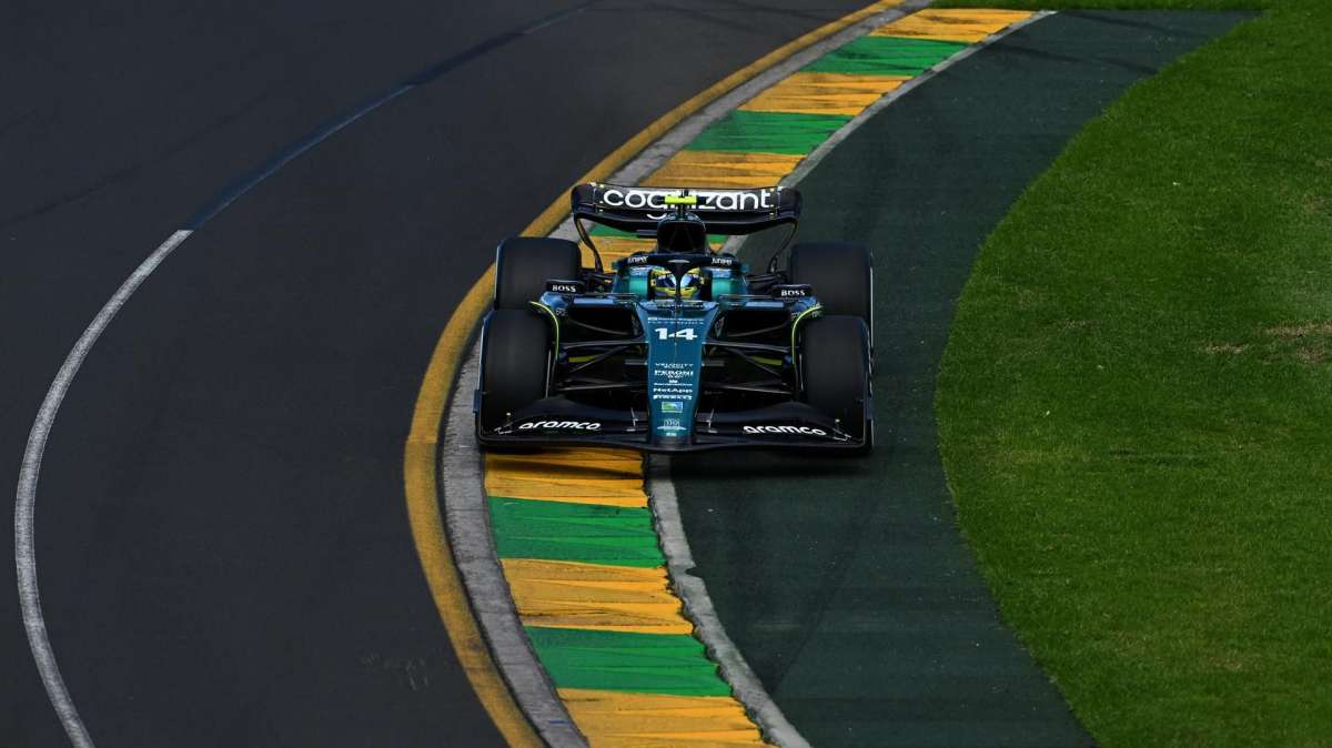 Fernando Alonso durante los libres en Australia.