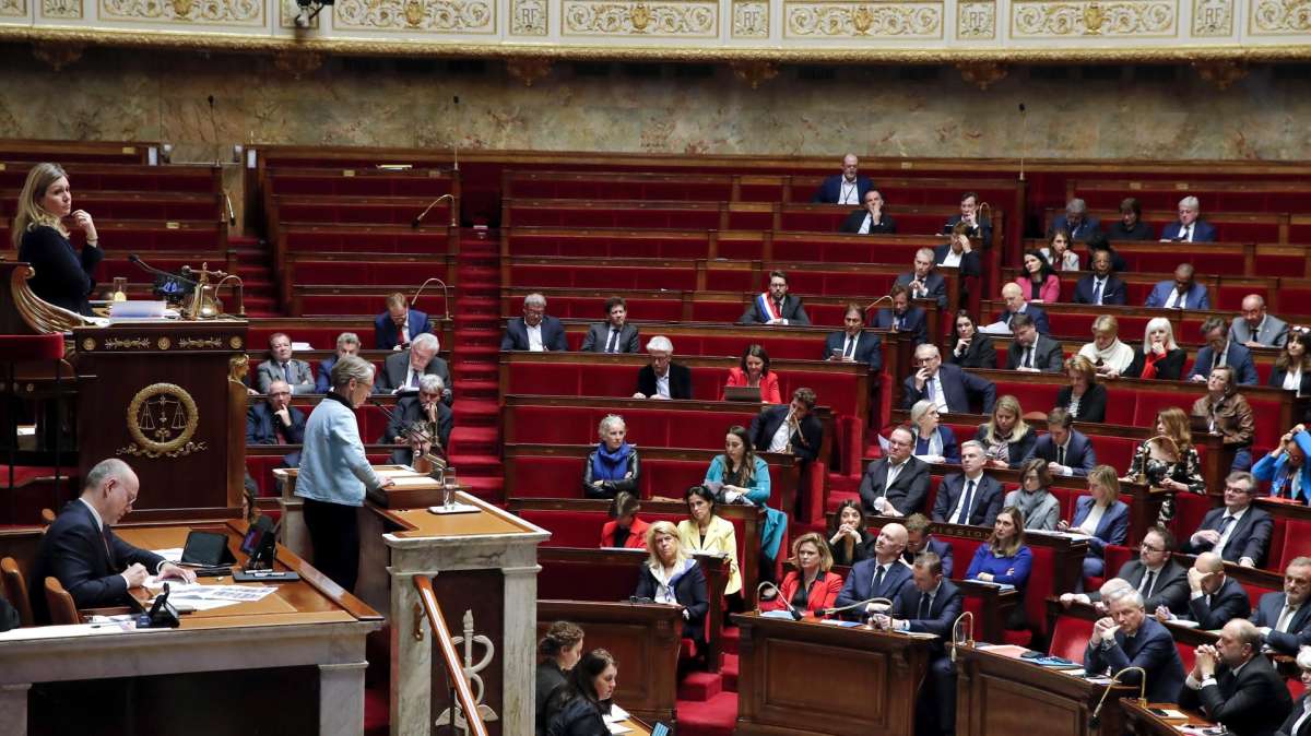 Fracasa por 9 votos la moción de censura contra el Gobierno de Macron por la reforma de las pensiones